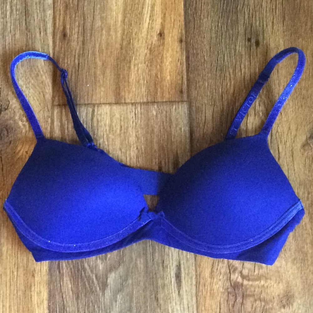 Victoria’s Secret body by Victoria 34B bra